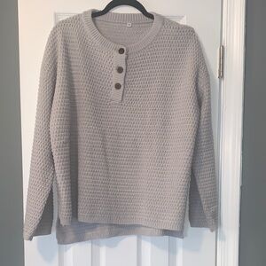 Elegant Women's Crew Neck Sweater in Cream